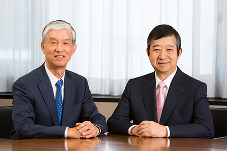 代表取締役会長 野路 國夫（左）、代表取締役社長（兼）CEO 大橋 徹二